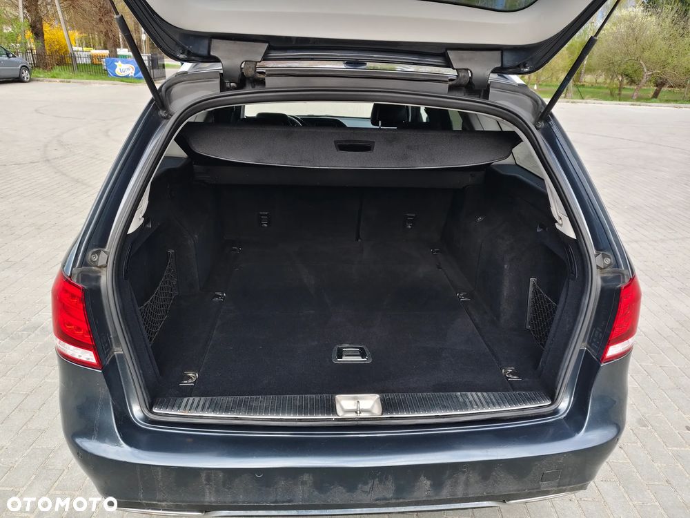 Mercedes-Benz Klasa E 250 BlueTEC 4Matic 7G-TRONIC Avantgarde - 13