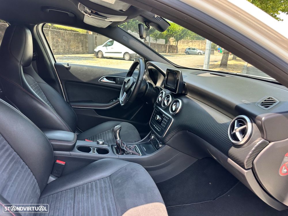 Mercedes-Benz A 180 d AMG Line - 47