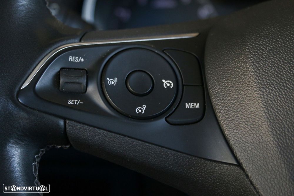 Opel Crossland 1.2 T Business - 18