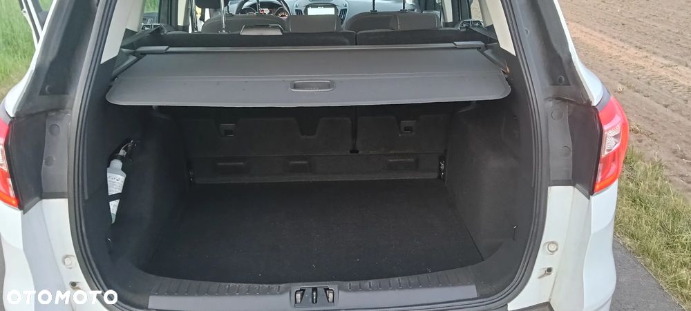 Ford Kuga - 24
