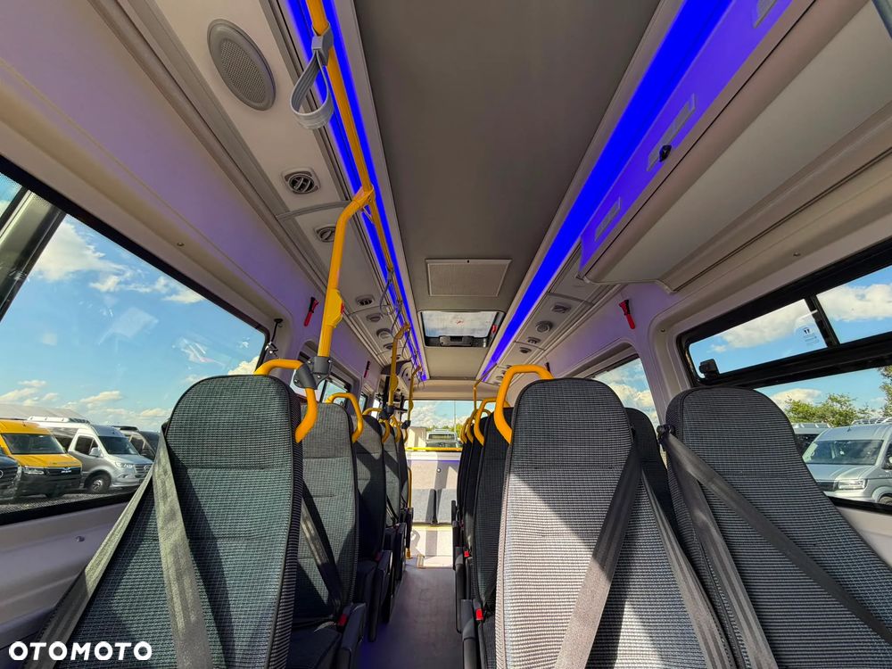 Mercedes-Benz Sprinter 519 - 19