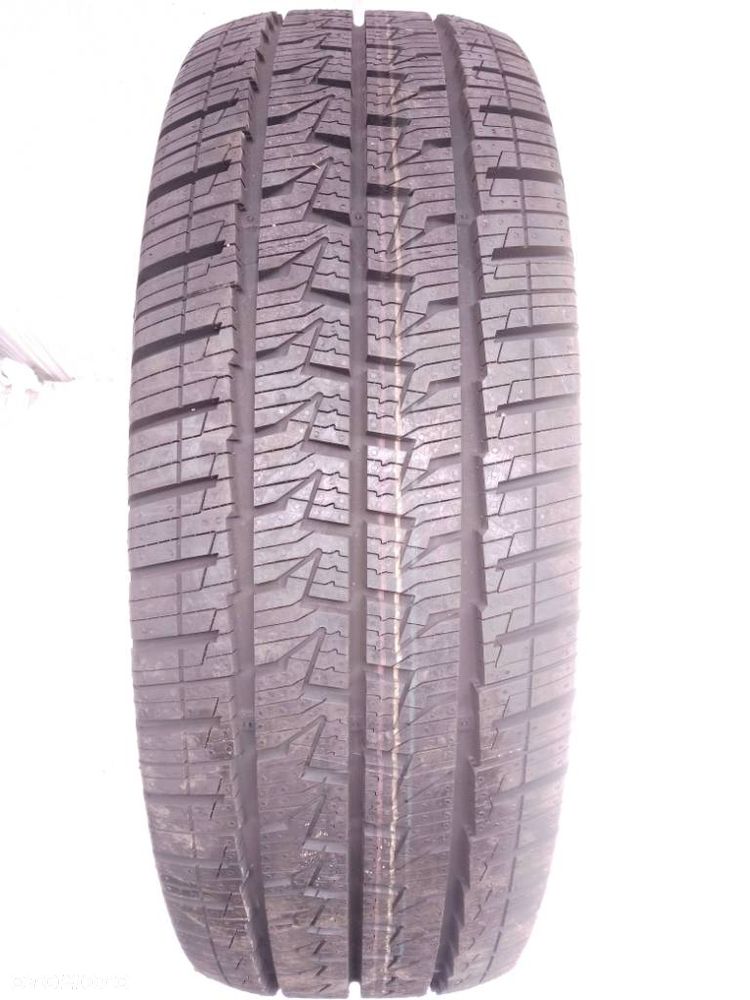 Continental VanContact Camper 225/75 R16CP 118R 2026 - 1