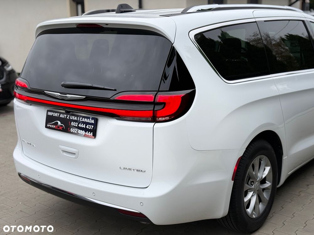 Chrysler Pacifica - 11