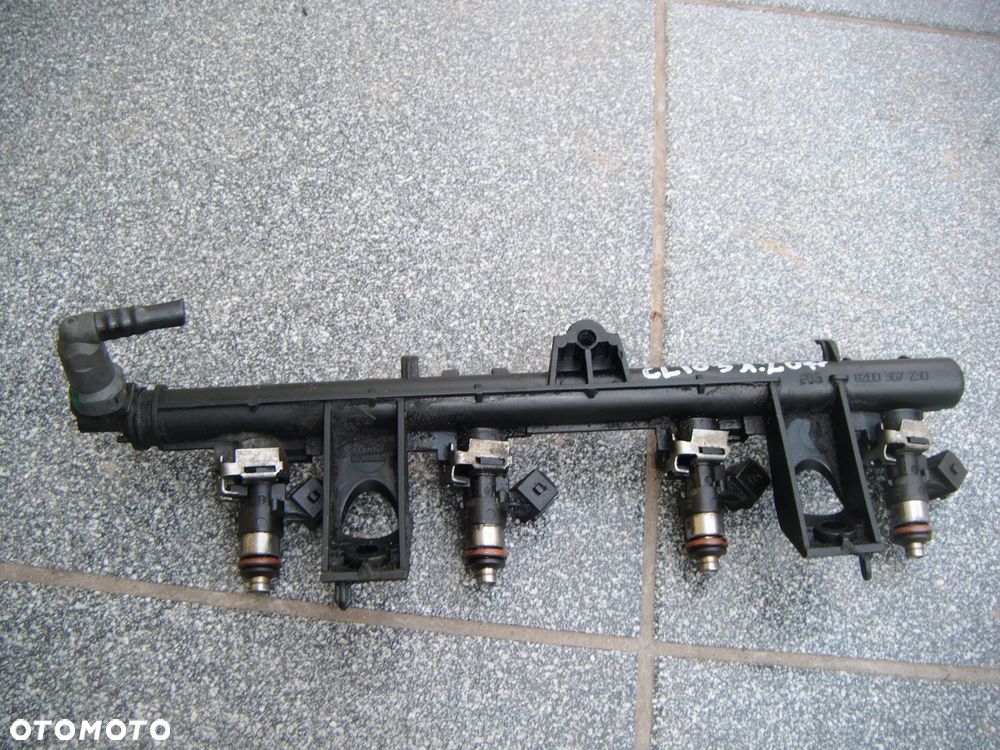 renault clio 3 1.2 16v  07r listwa wtryskowa kompletna 8200367230 - 1