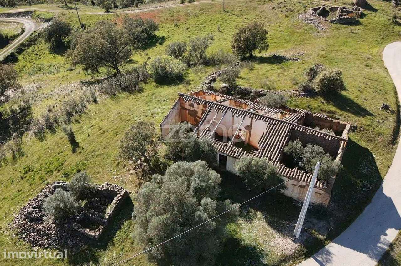 Fantástica Moradia para recuperar c/ 170m2, São Bartolomeu de Messi... - Grande imagem: 3/19