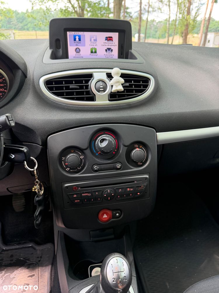 Renault Clio 1.2 16V Expression - 12