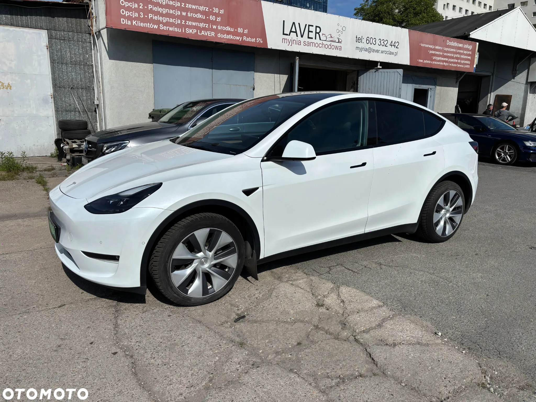 Tesla Y Long Range AWD - 4