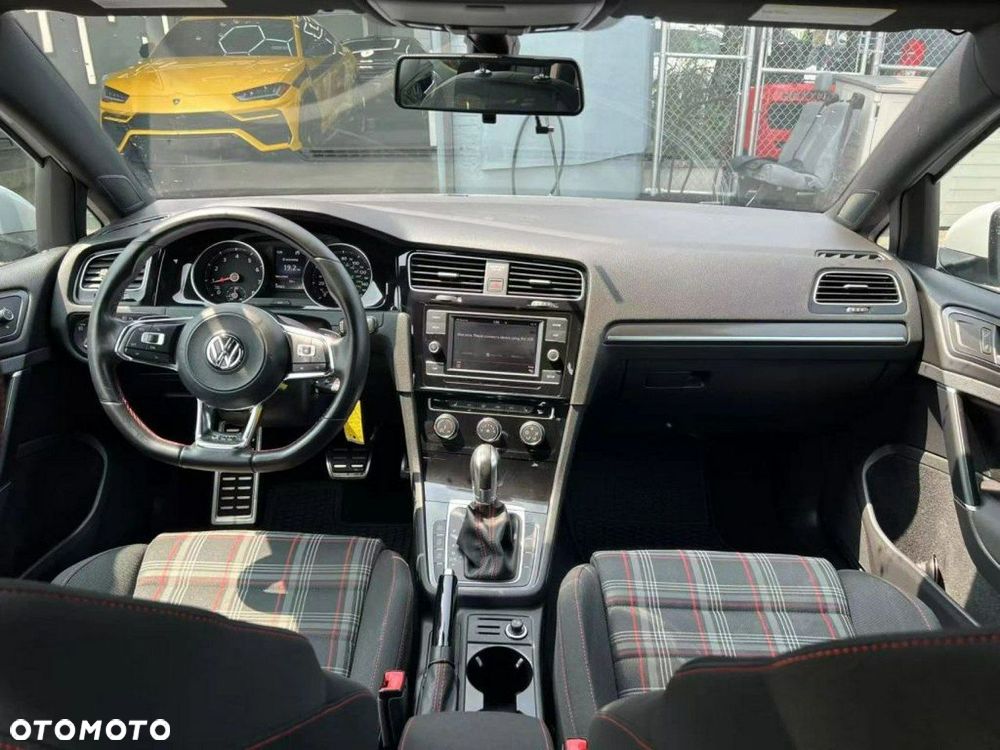 Volkswagen Golf 2.0 TSI GTI DSG - 9