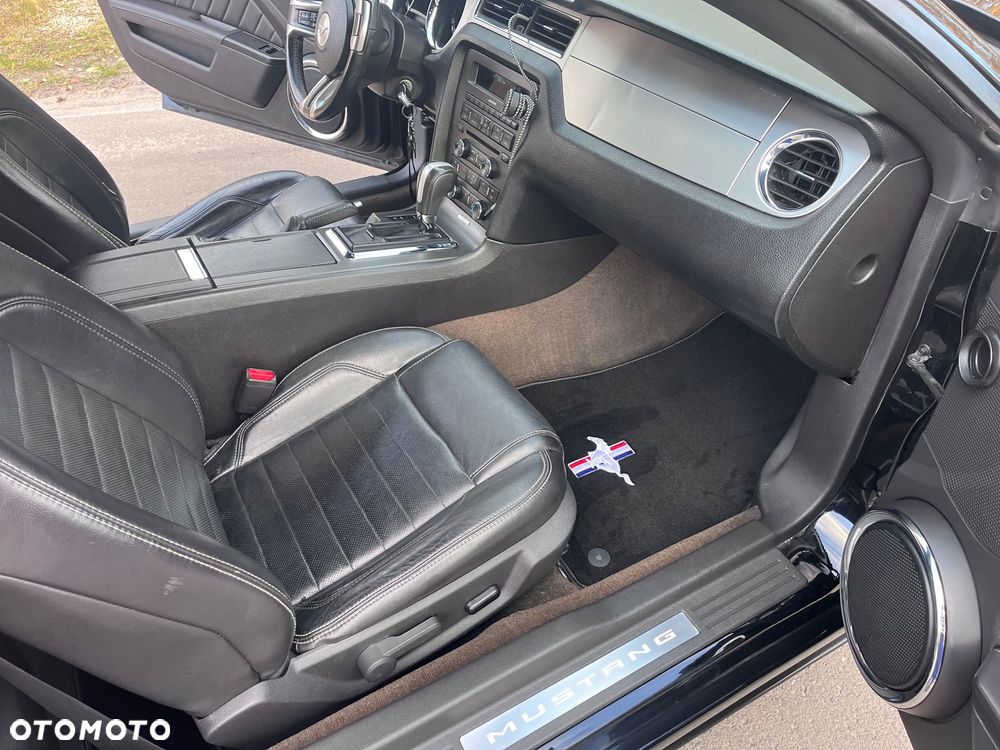 Ford Mustang 3.7 V6 Premium - 26