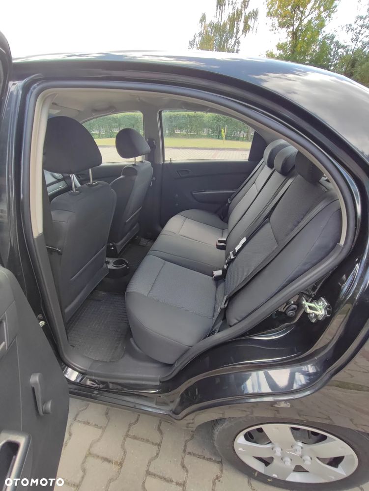 Chevrolet Aveo 1.2 16V Base / Classic - 25