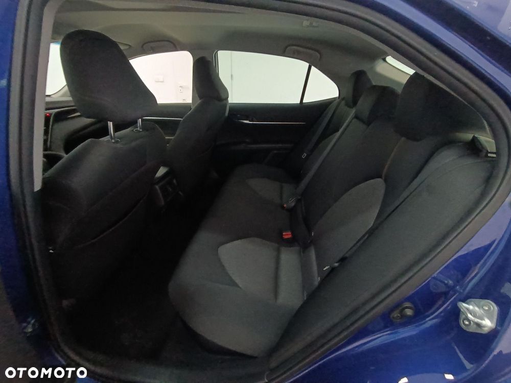 Toyota Camry - 7