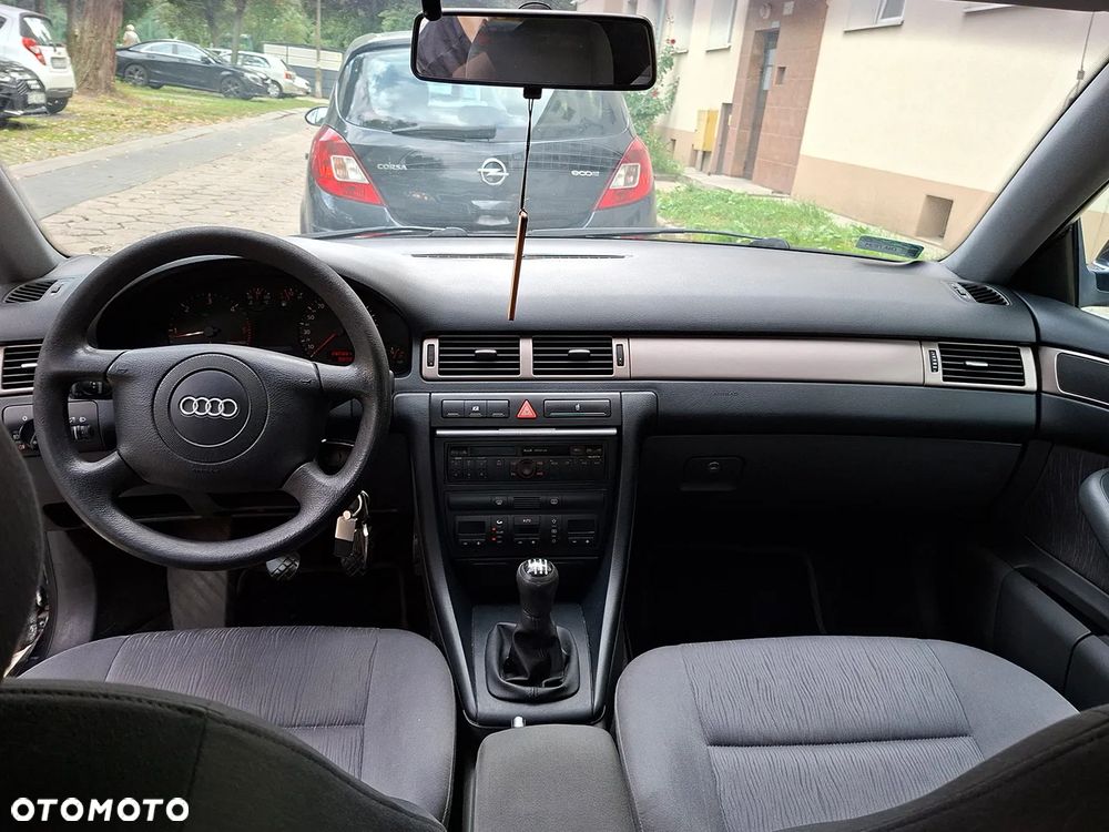 Audi A6 Limousine 2.5 TDI - 22