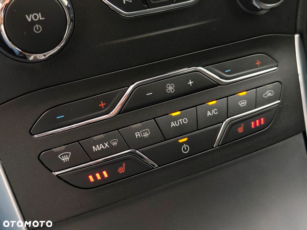 Ford S-Max 2.0 TDCi Titanium PowerShift - 28