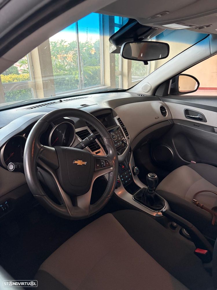 Chevrolet Cruze 1.6 LS - 11