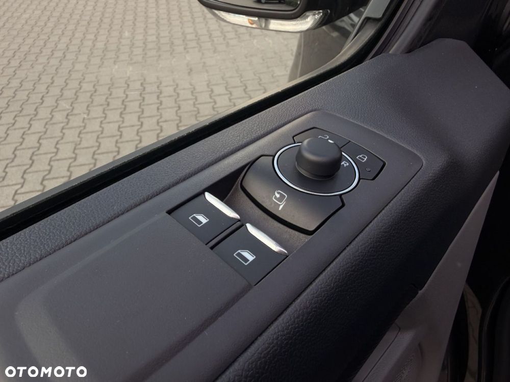 Ford Transit Custom - 28