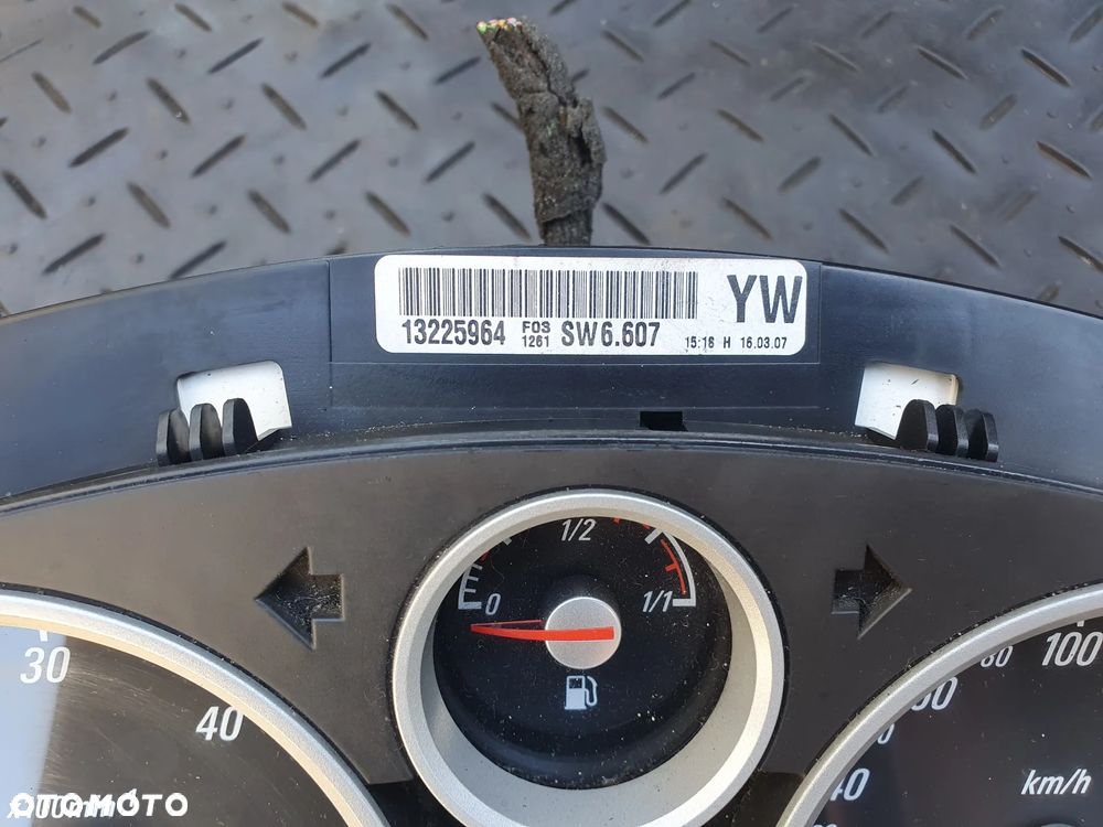 OPEL ZAFIRA B 1.9 CDTI LICZNIK 13225964 YW WERSJA EUROPEJSKA - 3