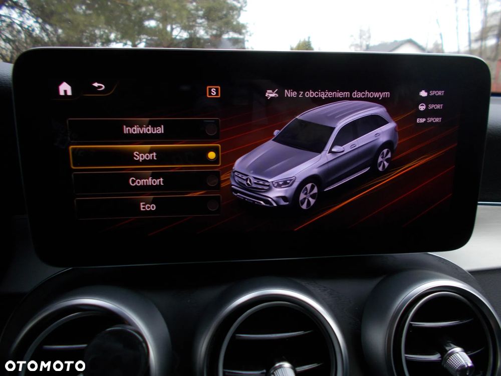 Mercedes-Benz GLC 200 d 4Matic 9G-TRONIC AMG Line - 21