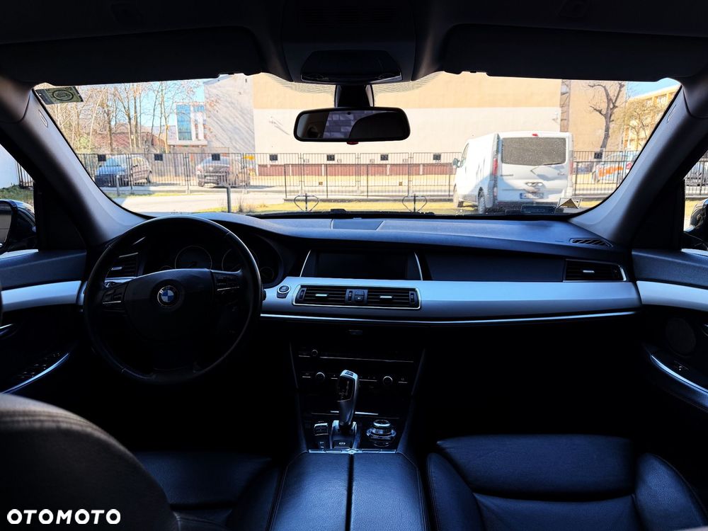 BMW 5GT 530d xDrive - 16
