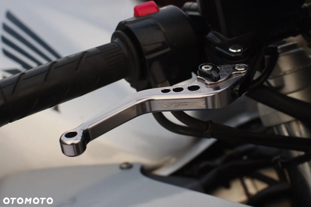 Honda VFR - 17