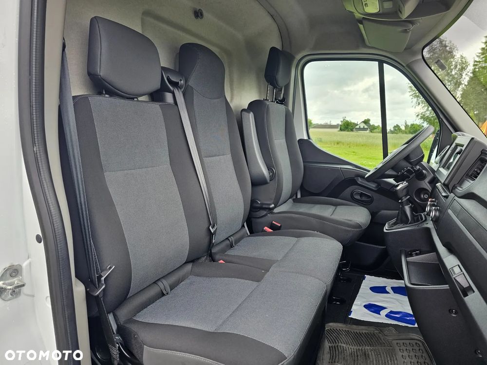 Nissan NV 400 - 13