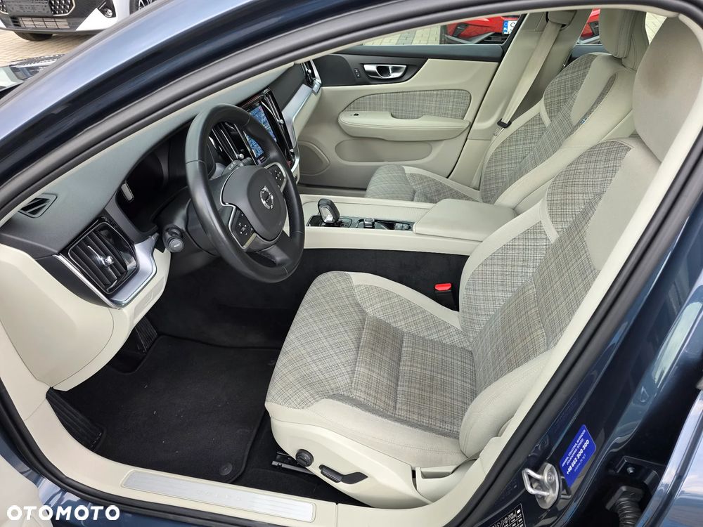 Volvo V60 B4 D Core - 8