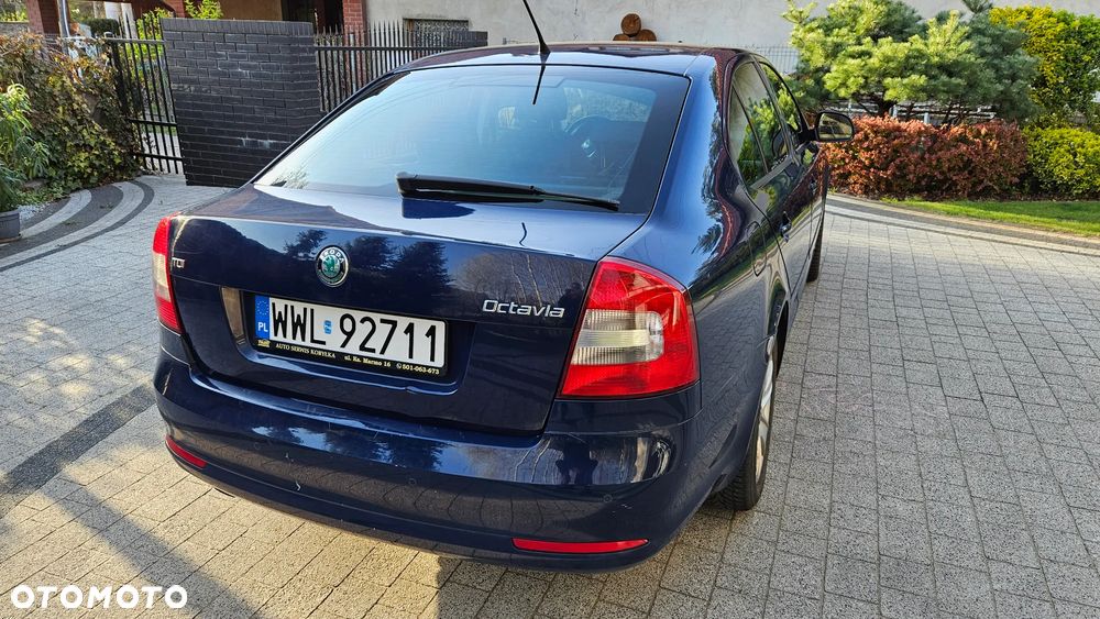 Skoda Octavia 2.0 TDI Elegance DSG - 5