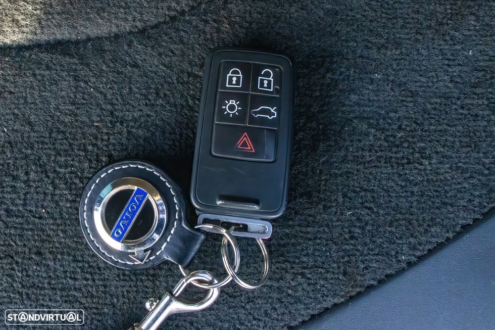 Volvo V70 2.4 D5 Nivel 3 Geartronic - 34