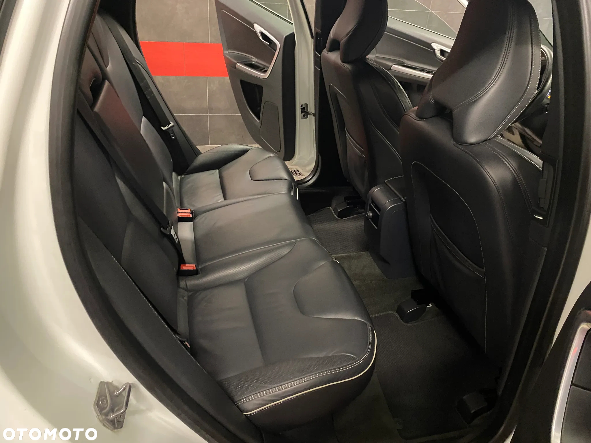 Volvo XC 60 D4 Geartronic RDesign - 15