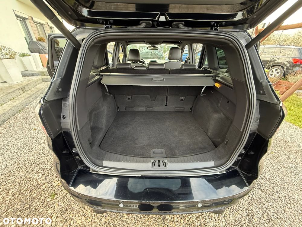 Ford Kuga 2.0 TDCi 2x4 ST-Line - 31