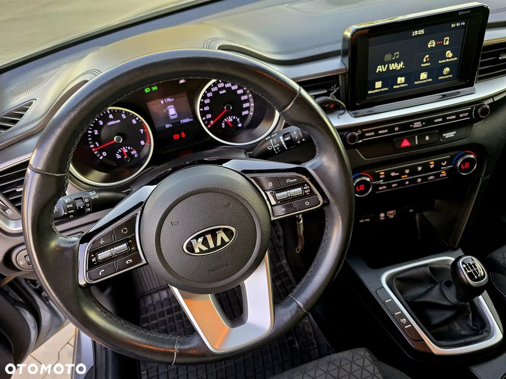 Kia Ceed 1.4 L - 17