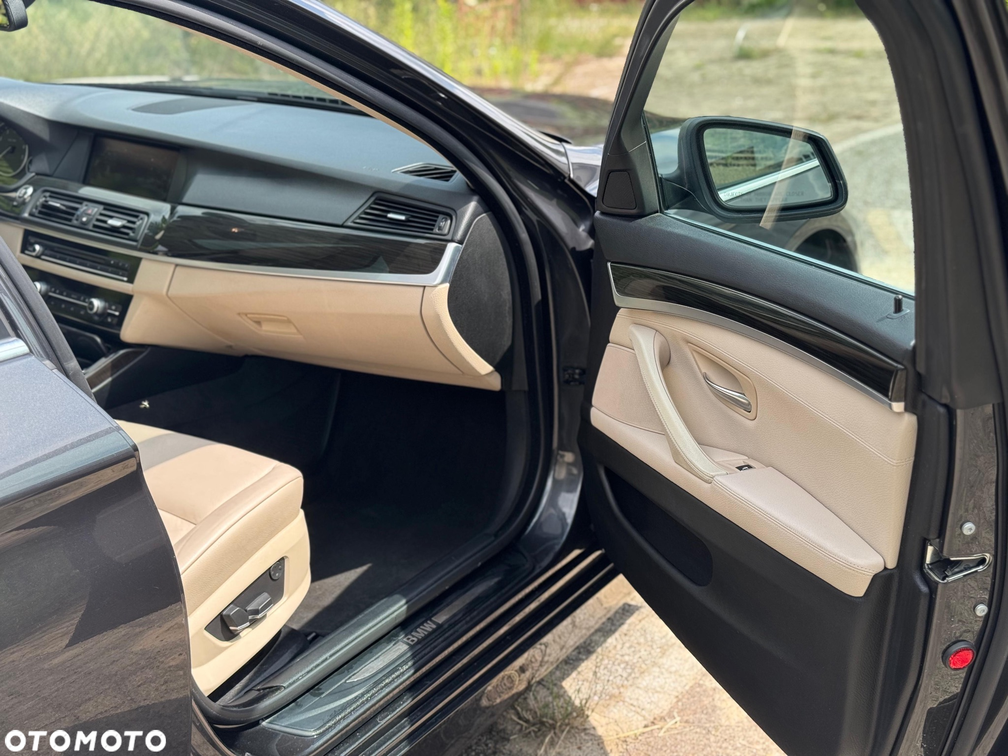 BMW Seria 5 528i xDrive Luxury Line - 17
