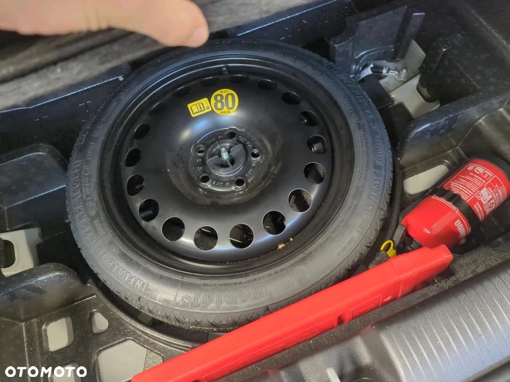 Opel Astra 1.2 T Business Elegance S&S - 25