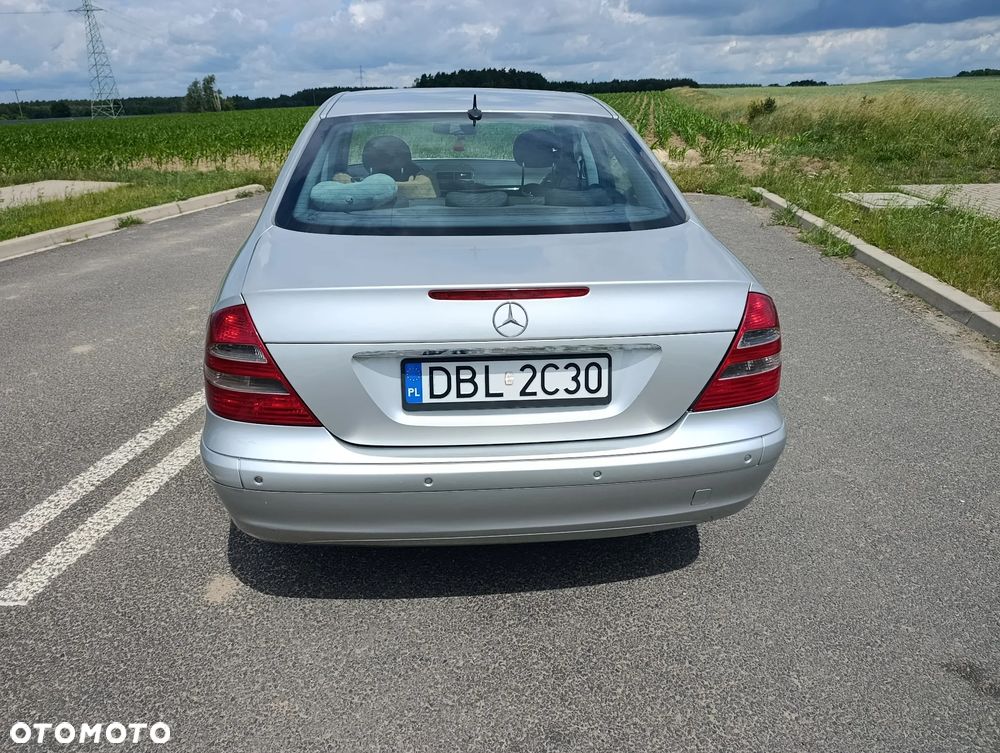 Mercedes-Benz Klasa E 200 CDI Classic - 11