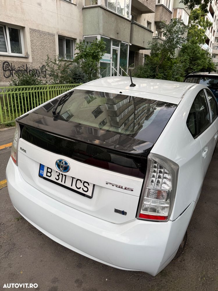 Toyota Prius (Hybrid) Luna - 4