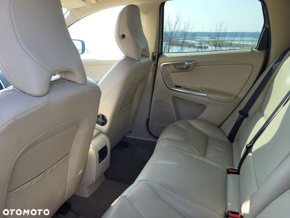 Volvo XC 60 - 8