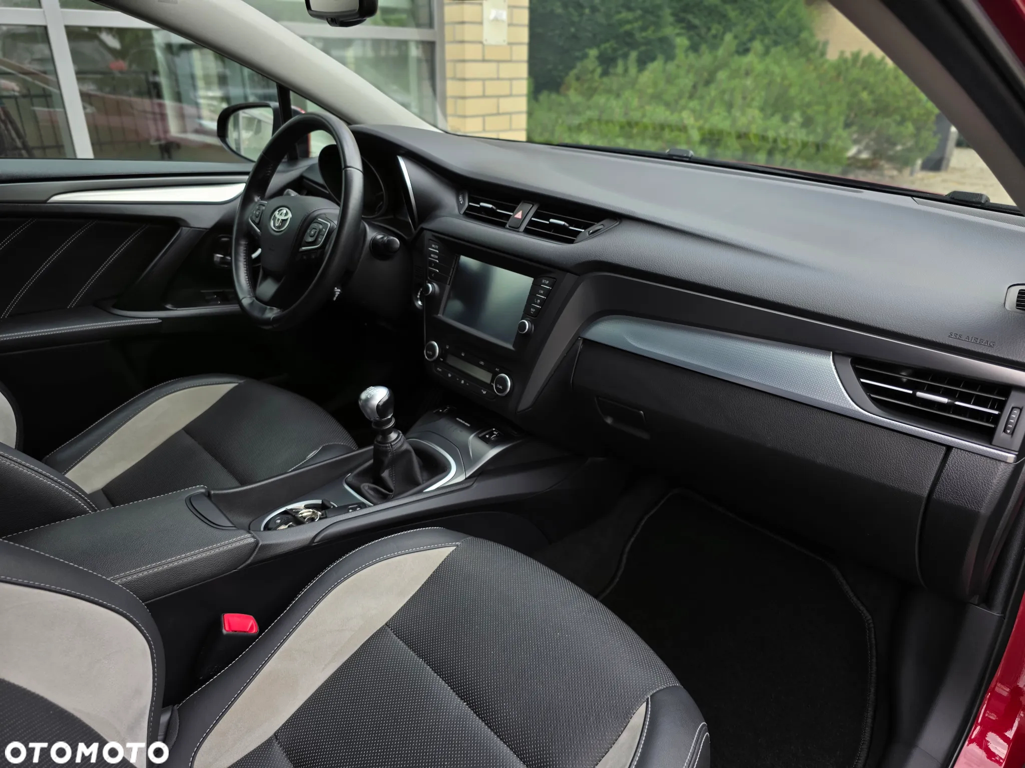 Toyota Avensis 1.8 Prestige - 26