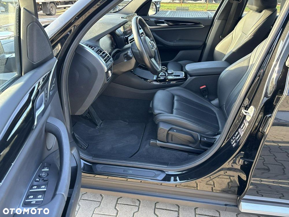 BMW X3 xDrive20i mHEV - 11