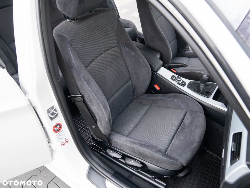 BMW Seria 3 318i Edition Sport - 22