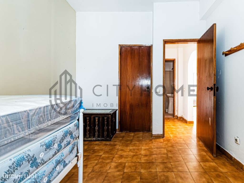 Moradia T3 e Apartamento T2 com Restaurante no Burgau-25