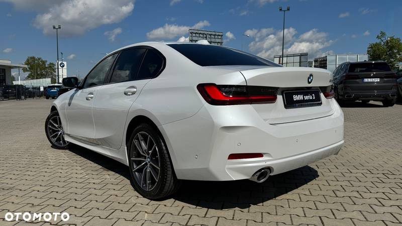 BMW Seria 3 320i - 8