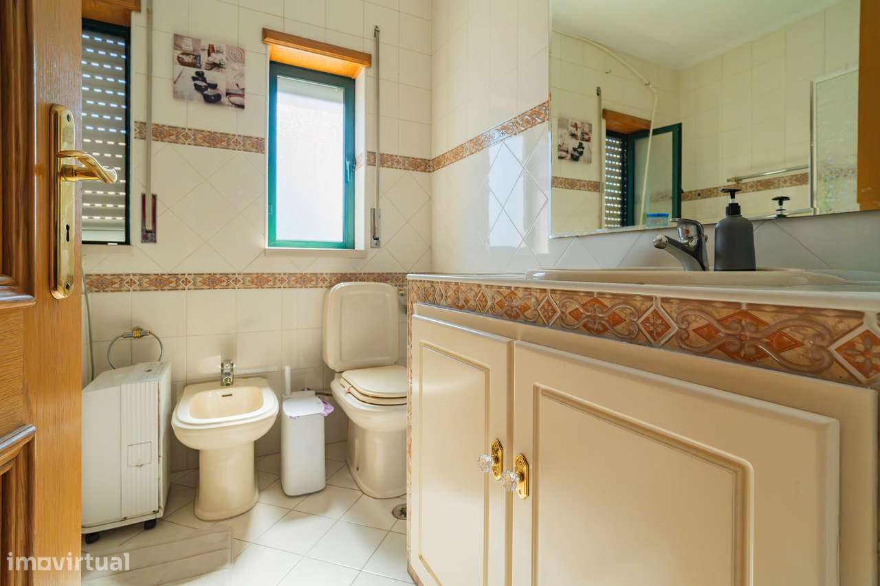 Moradia T3 com piscina em Marinha Grande, Leiria-18