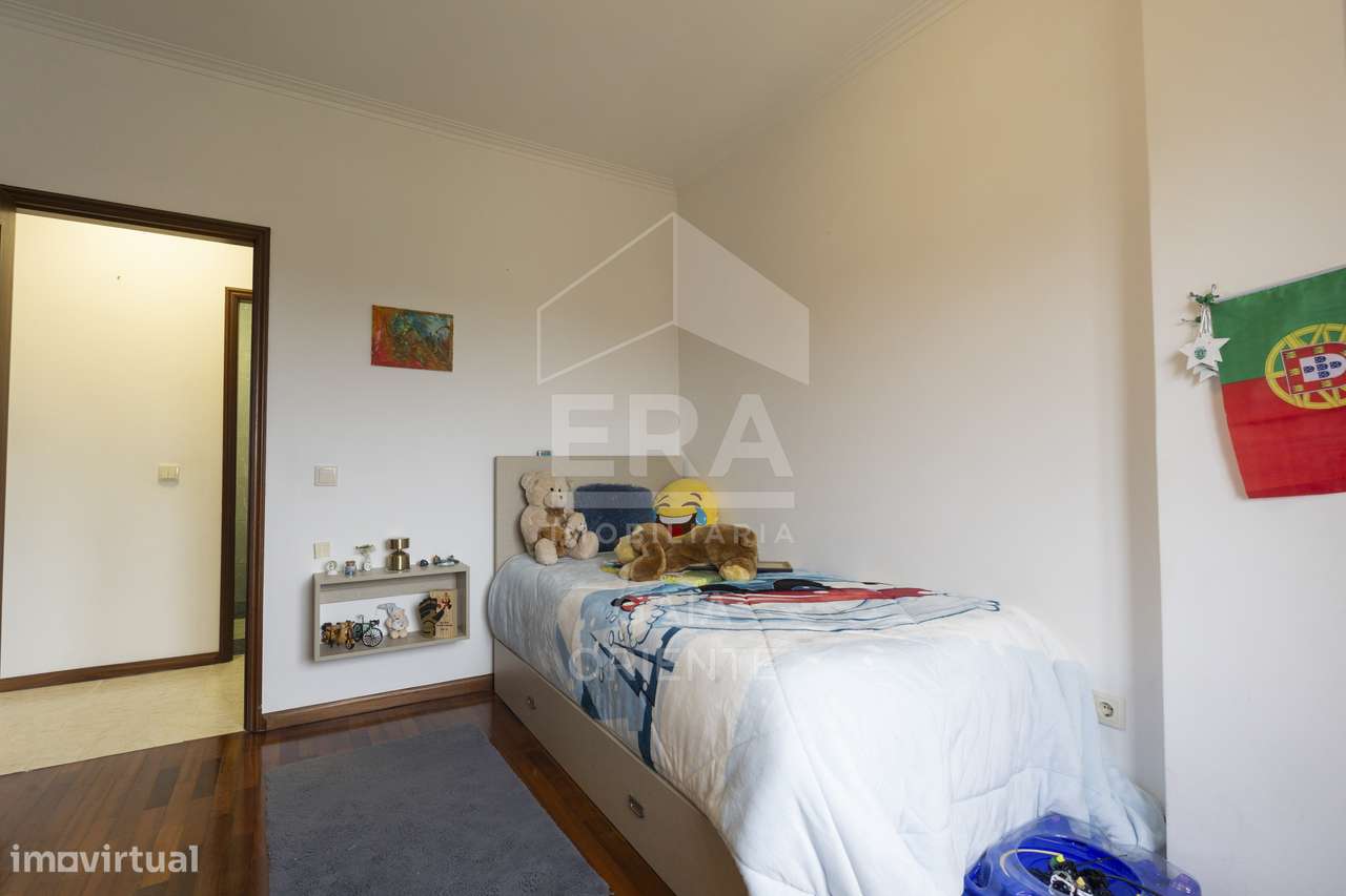 Apartamento T3 com Áreas Generosas em Serzedo-38