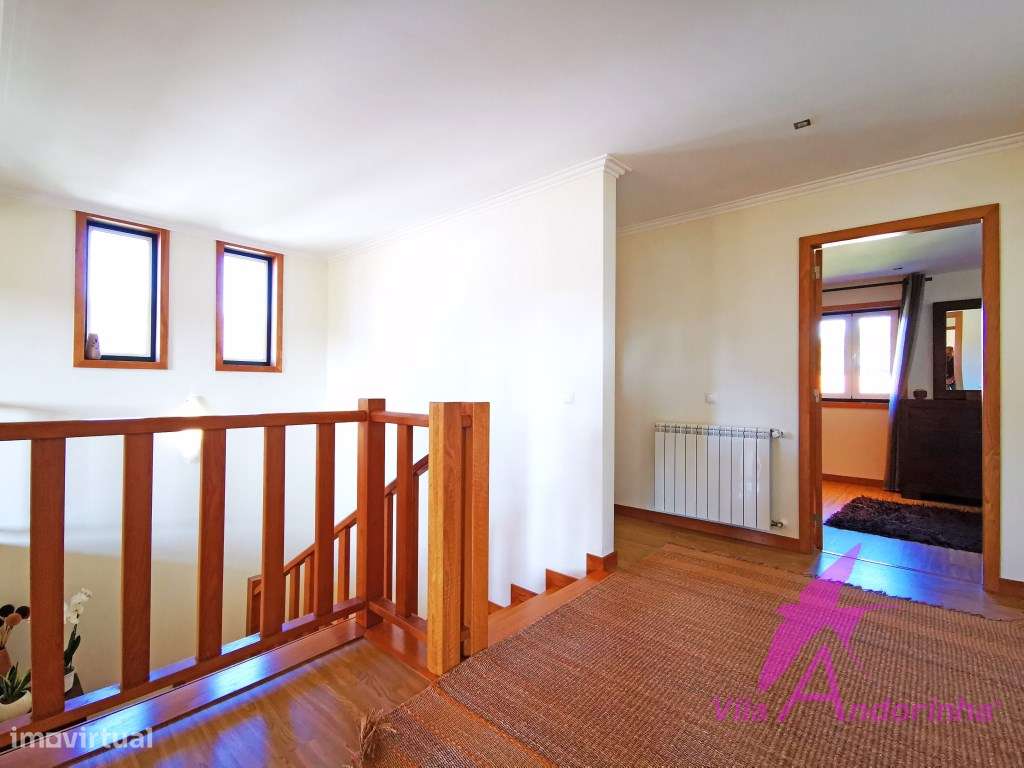 Moradia T4 Independente a 5 minutos da praia e do centro-19