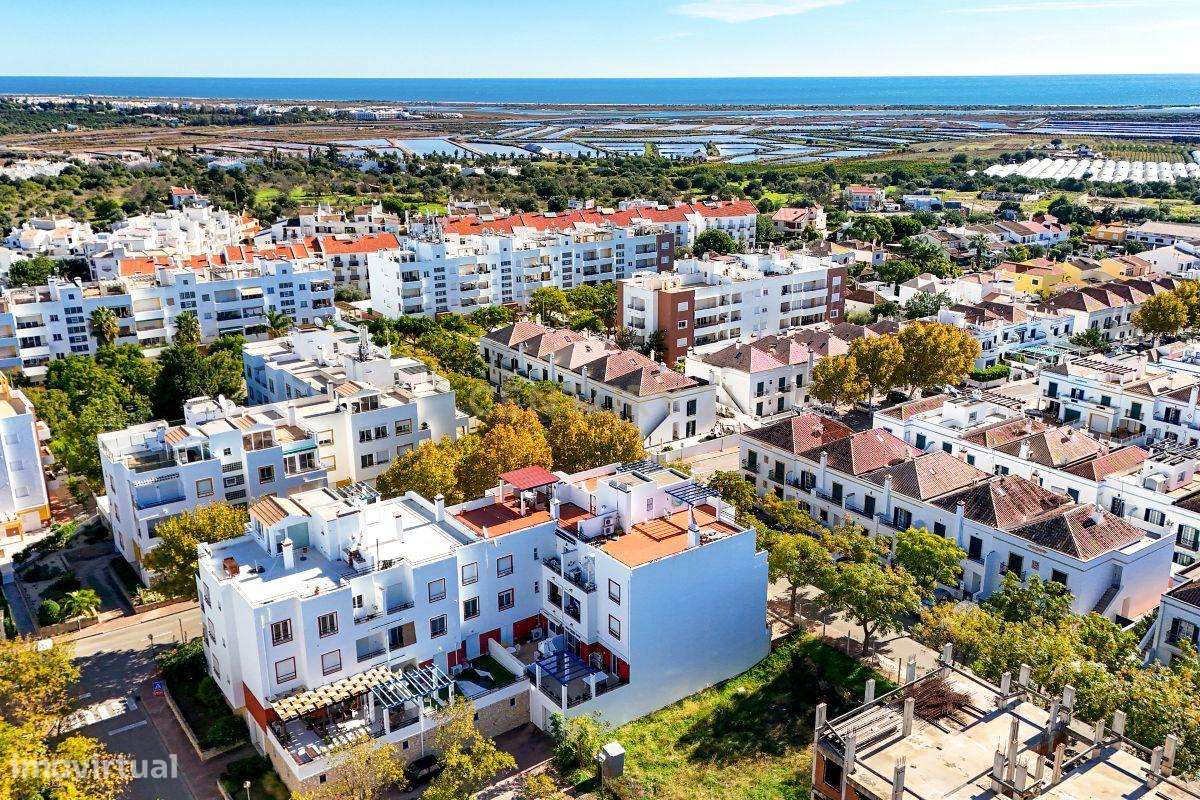 Apartamento T2 com Grandes Varandas e estacionamento no Mato Santo Esp-23