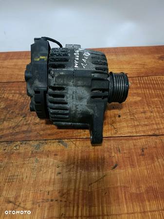 HYUNDAI i20 I 08-12 1,1 CRDI ALTERNATOR VALEO 37300-2A401 - 3