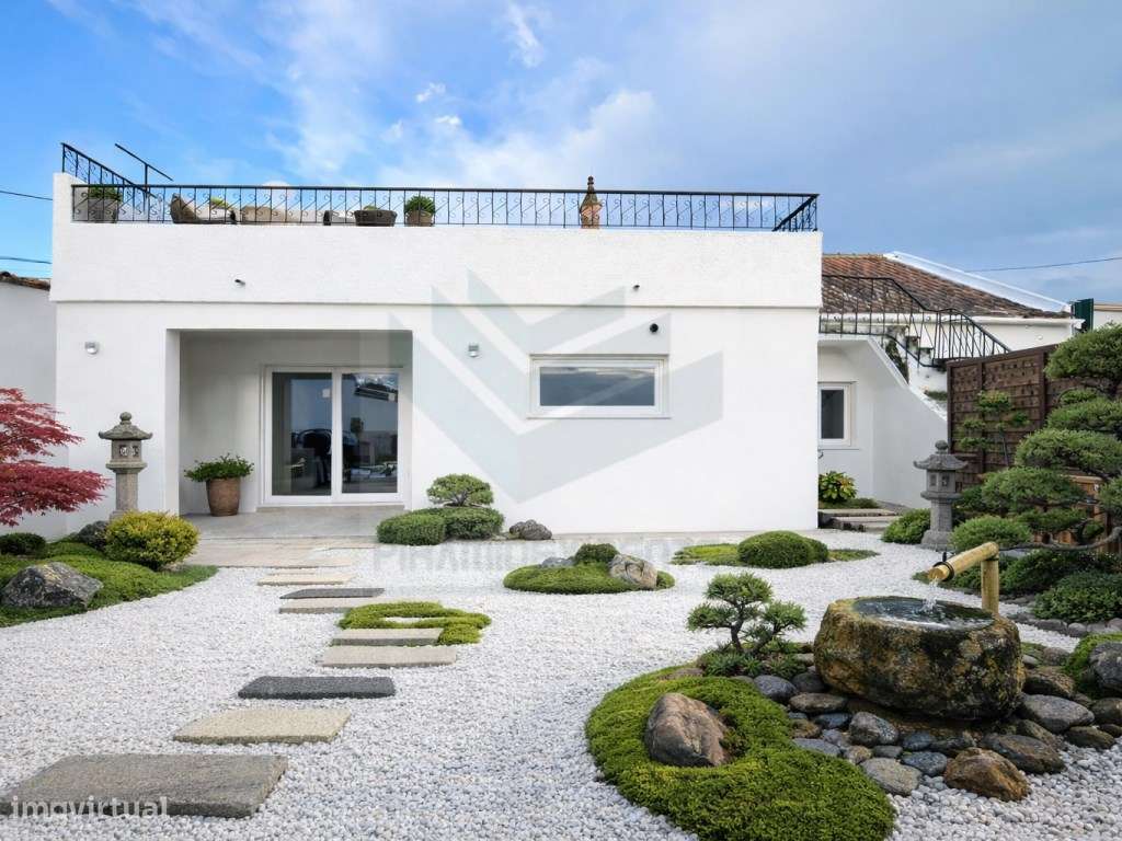 Moradia Totalmente Remodelada, Terraço, Garagem, Lavandaria-5