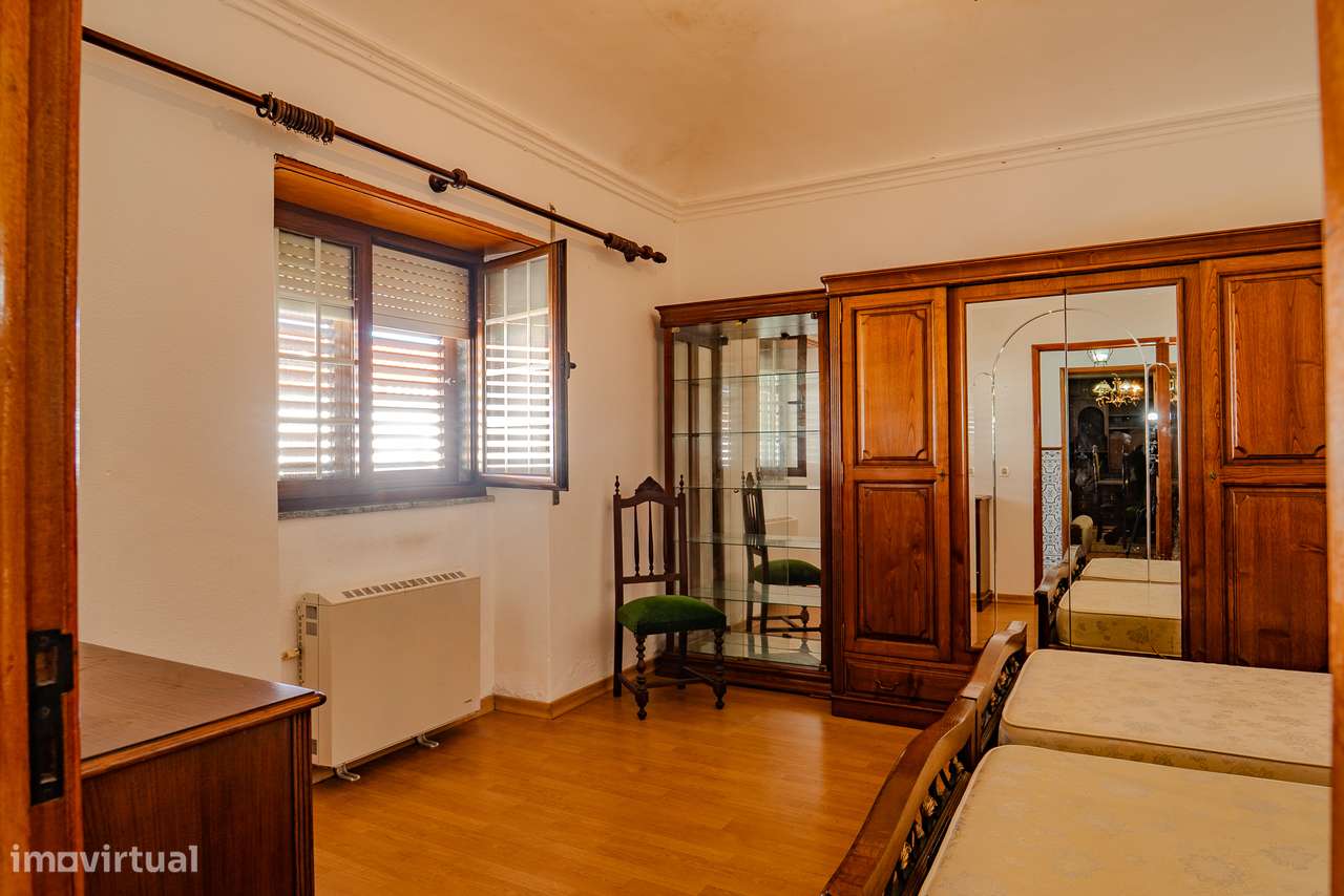 Moradia com Quintal e Garagem à Venda em Viana do Alentejo-9