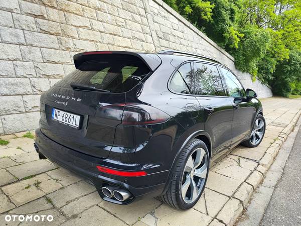 Porsche Cayenne S Diesel Platinum Edition - 15