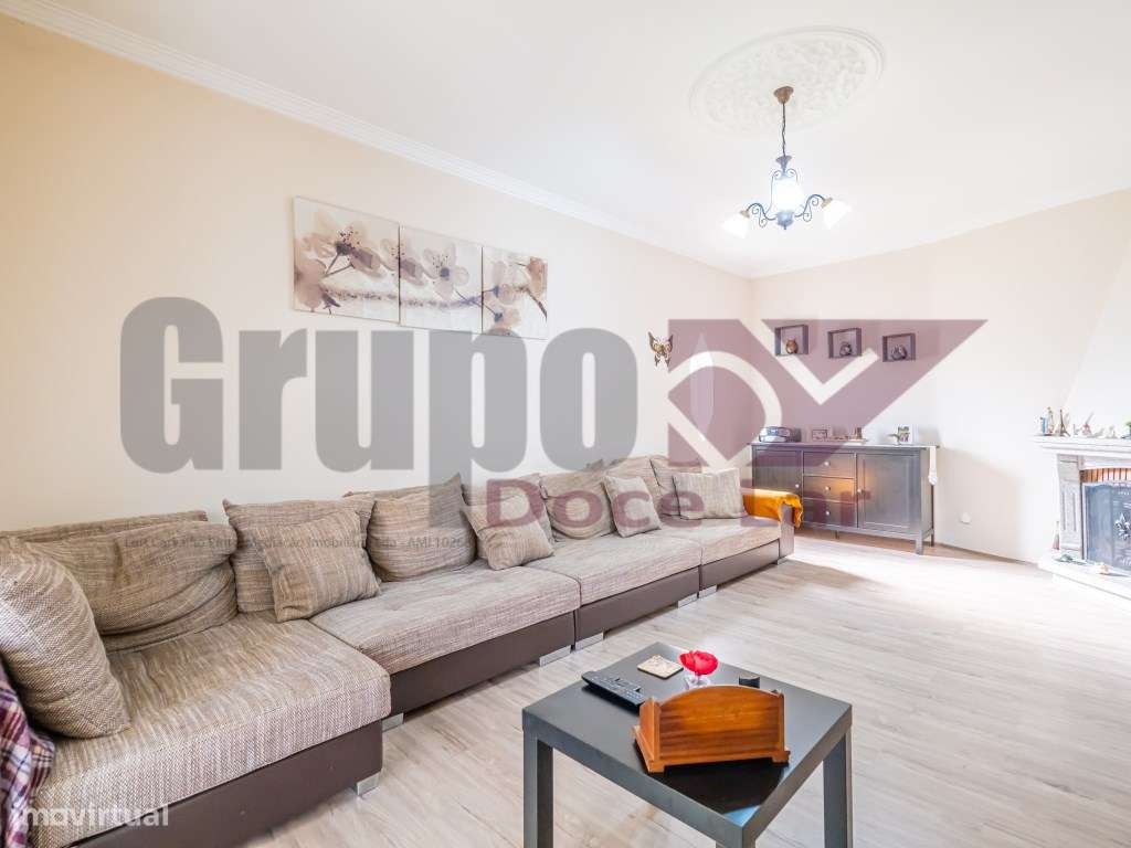 Moradia Isolada T5 com Garagem e anexo em Quinta do Conde-17