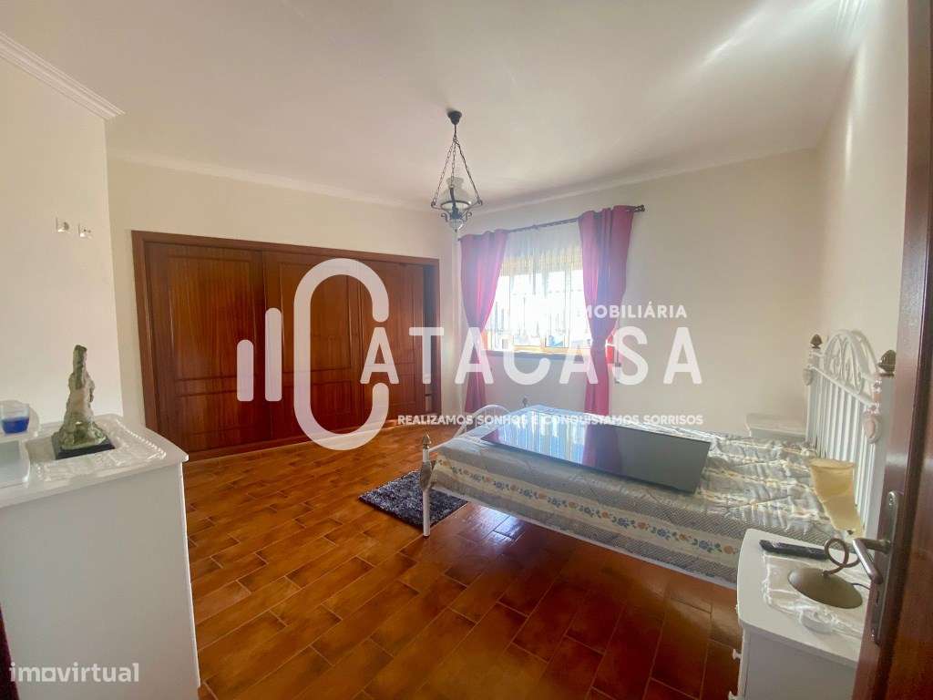 Moradia Geminada T4 para venda na freguesia de Aguada de Cima-13